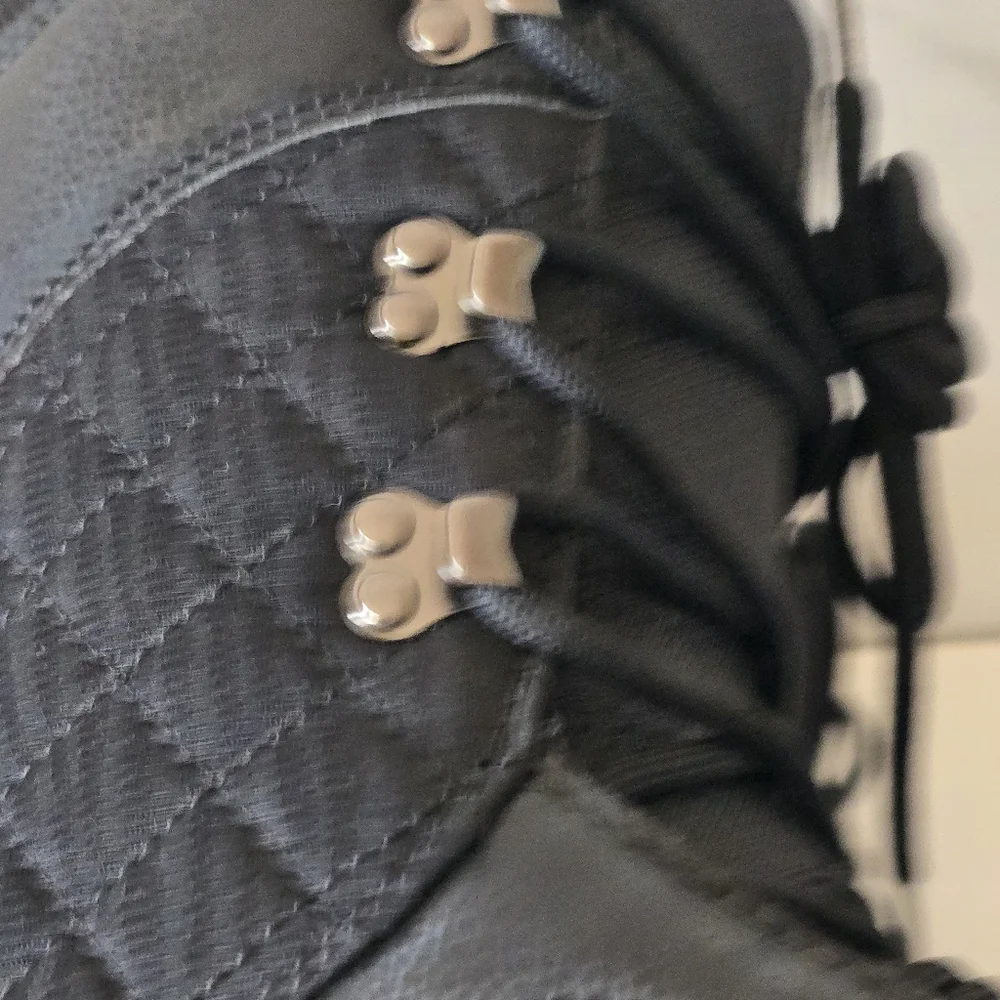 DC Snowboard Boots | Quilted Winter Snow Boots | Unisex Size 7